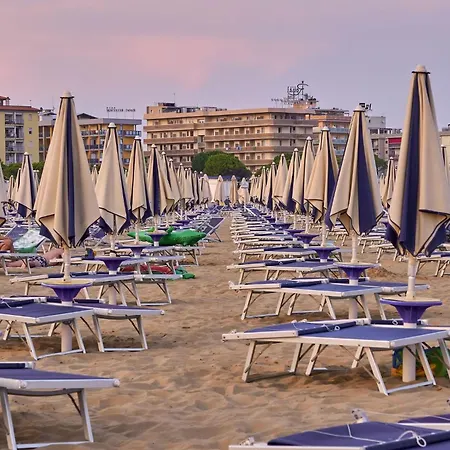 Seaside Retreat With Terrace In Бібіоне